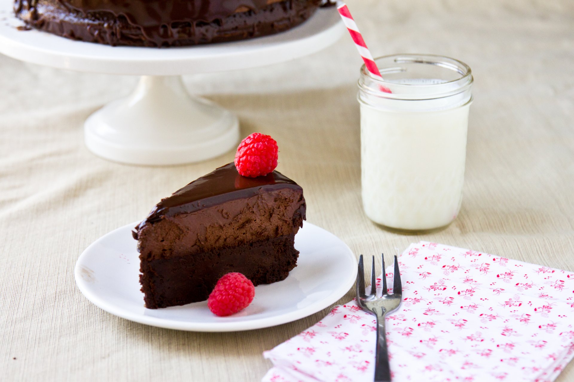 dessert gâteau brownie doux nourriture framboise nourriture framboises lait