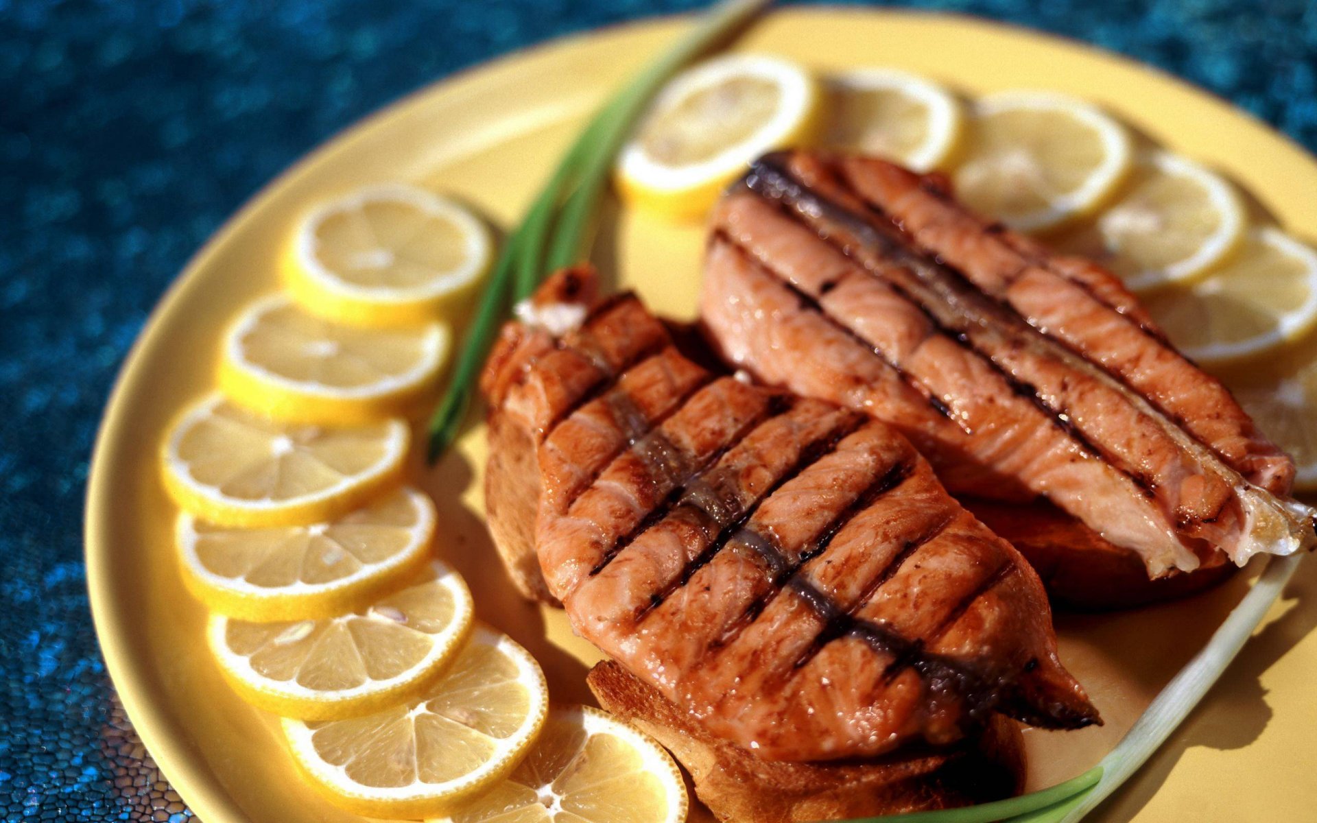 cibo bistecca carne limone