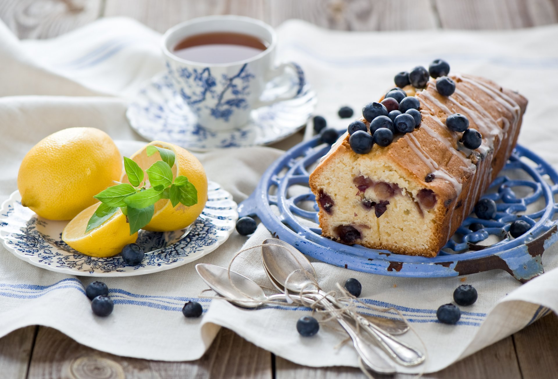 cake baking blueberries berries lemon citrus fruits tea spoon food sweet dessert