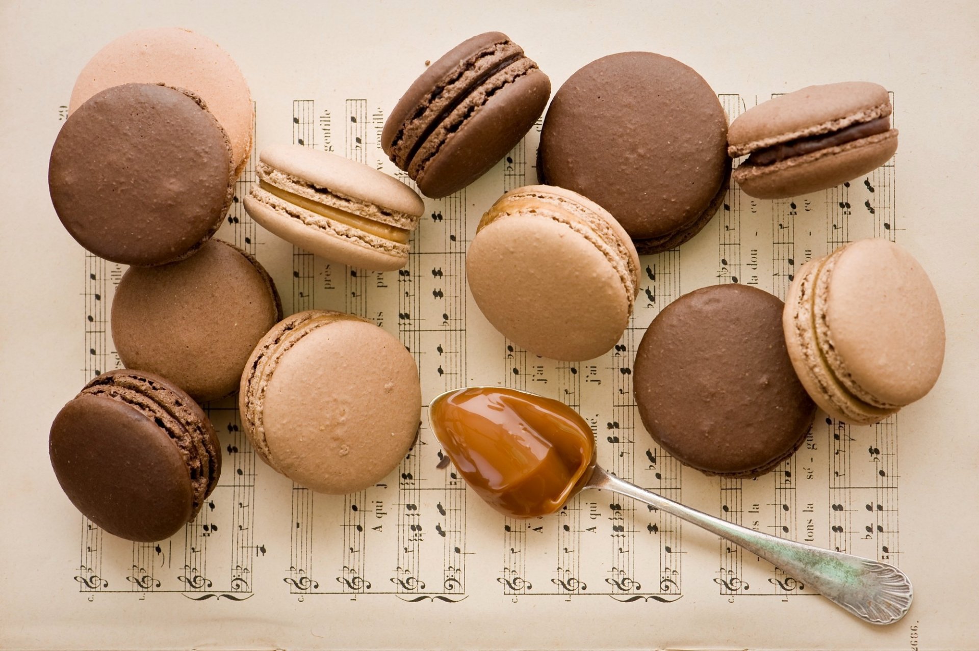 galletas postre macaron macarrón chocolate cuchara caramelo cuaderno notas anna verdina