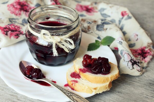 Panino con marmellata, un assaggio dell infanzia