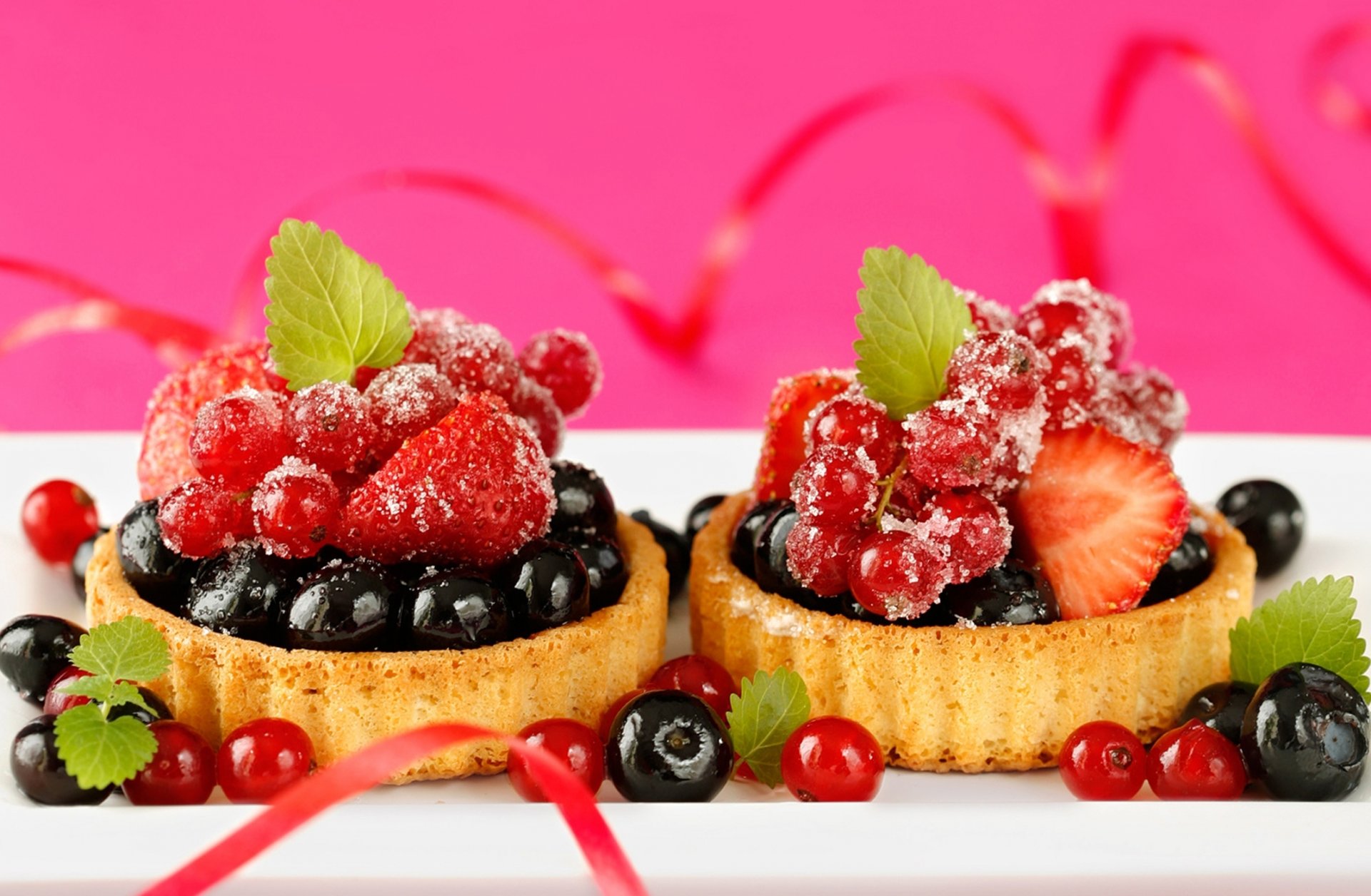 cakes tartlets dessert sweets berries strawberries blueberries blueberries currant