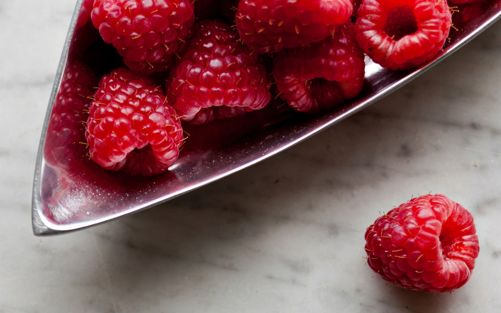 raspberry berry red metal the angle dish