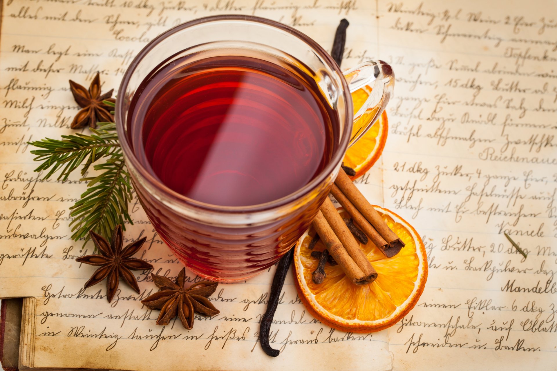 glühwein getränk tee tasse gewürze orange zimt vanille anis sternanis