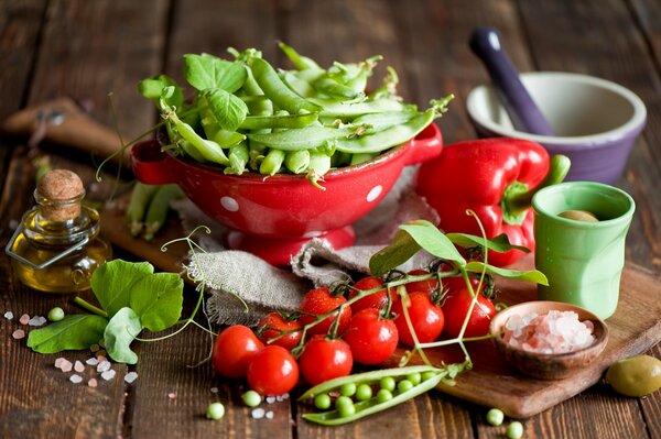 Ensalada saludable de verduras frescas