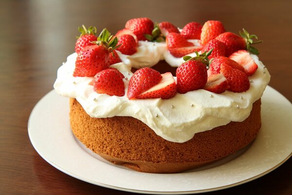 Torta di fragole e panna