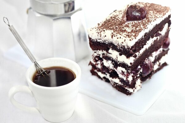 Tasse de café et gâteau au chocolat