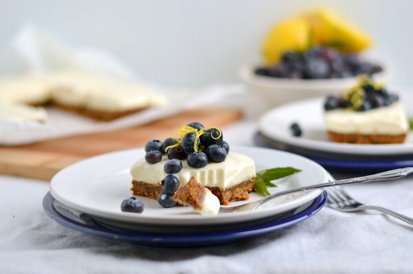 Sweet cake with fruit to the table