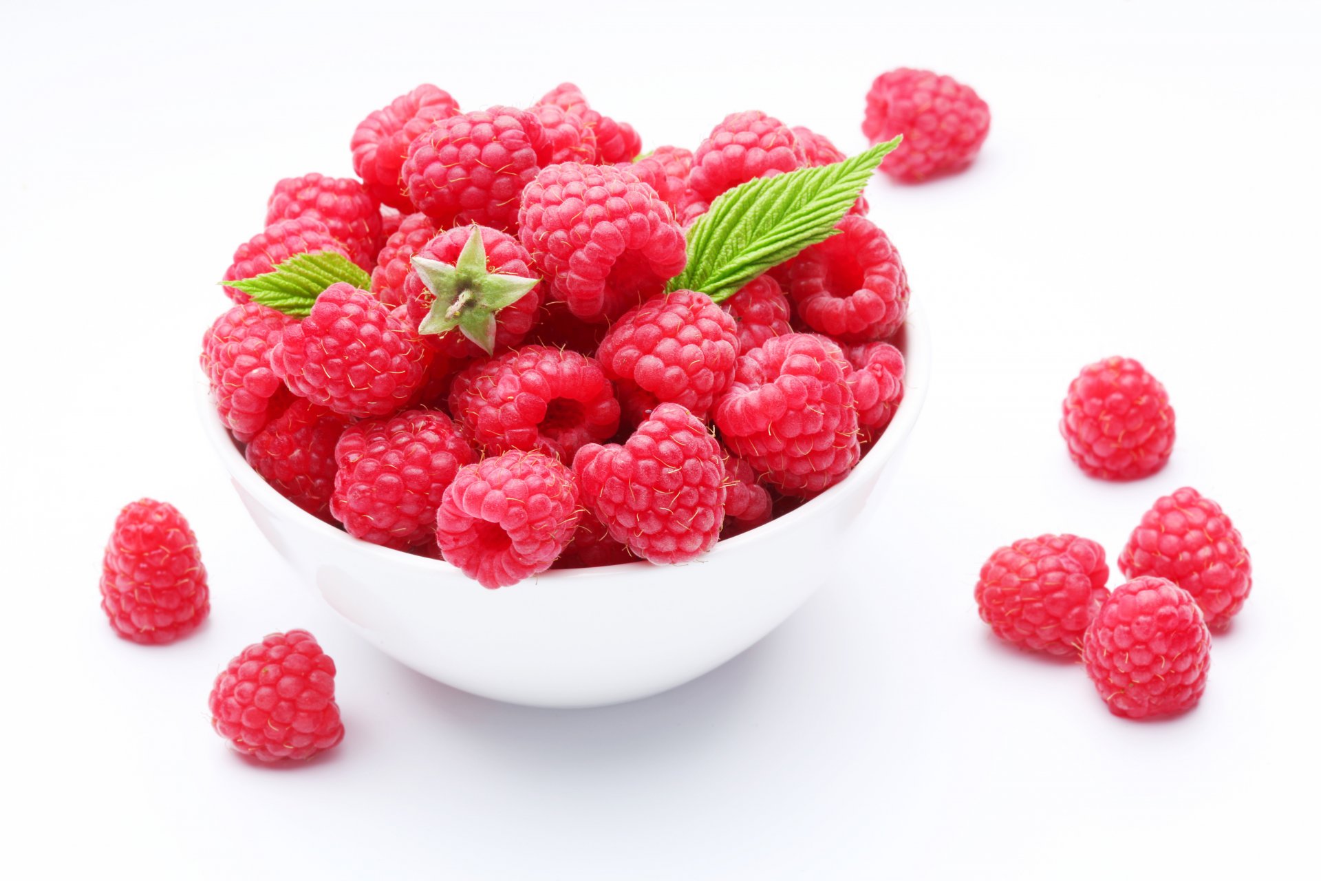 berries raspberry bowl