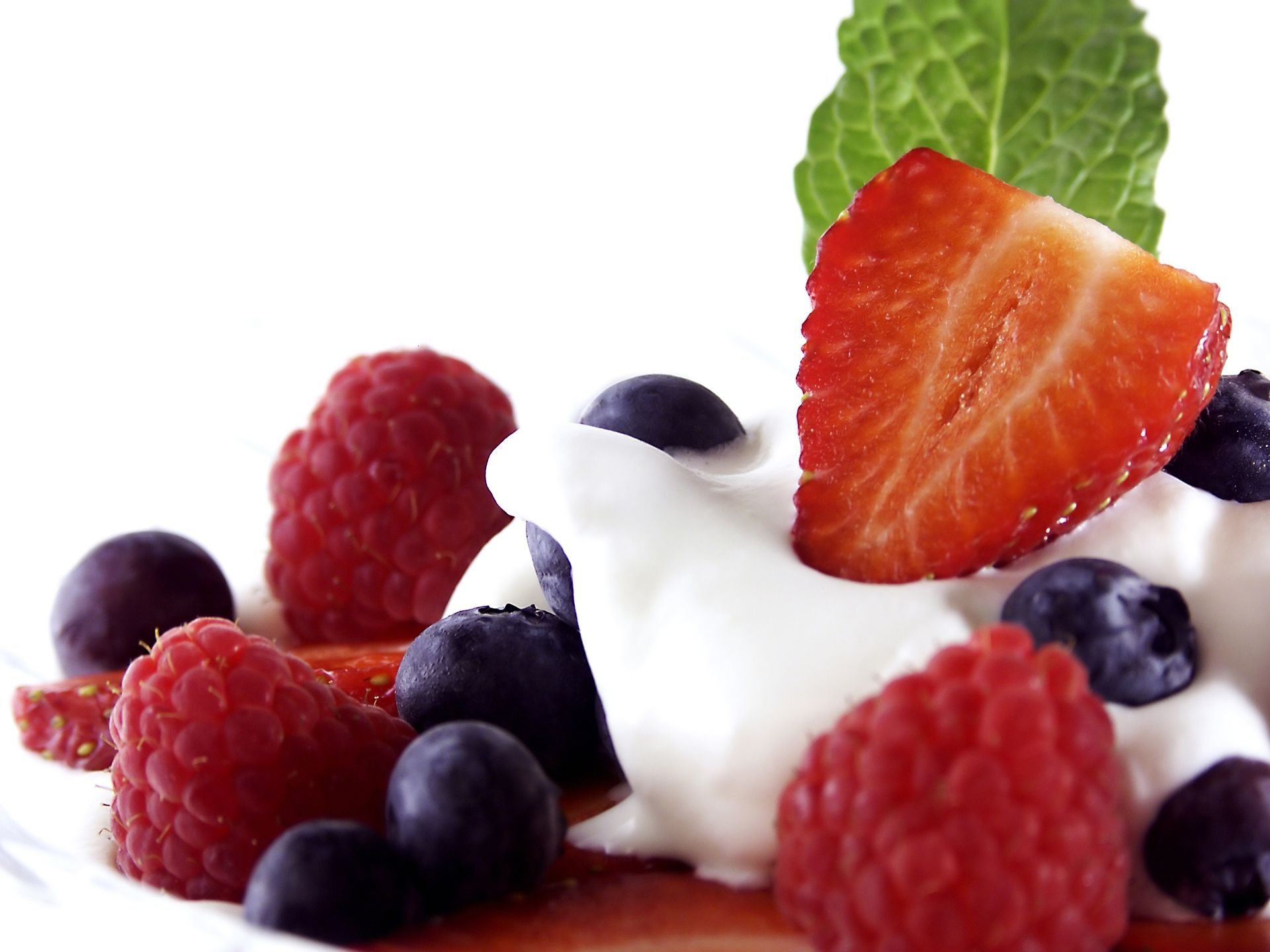 bacche fragole lamponi mirtilli yogurt