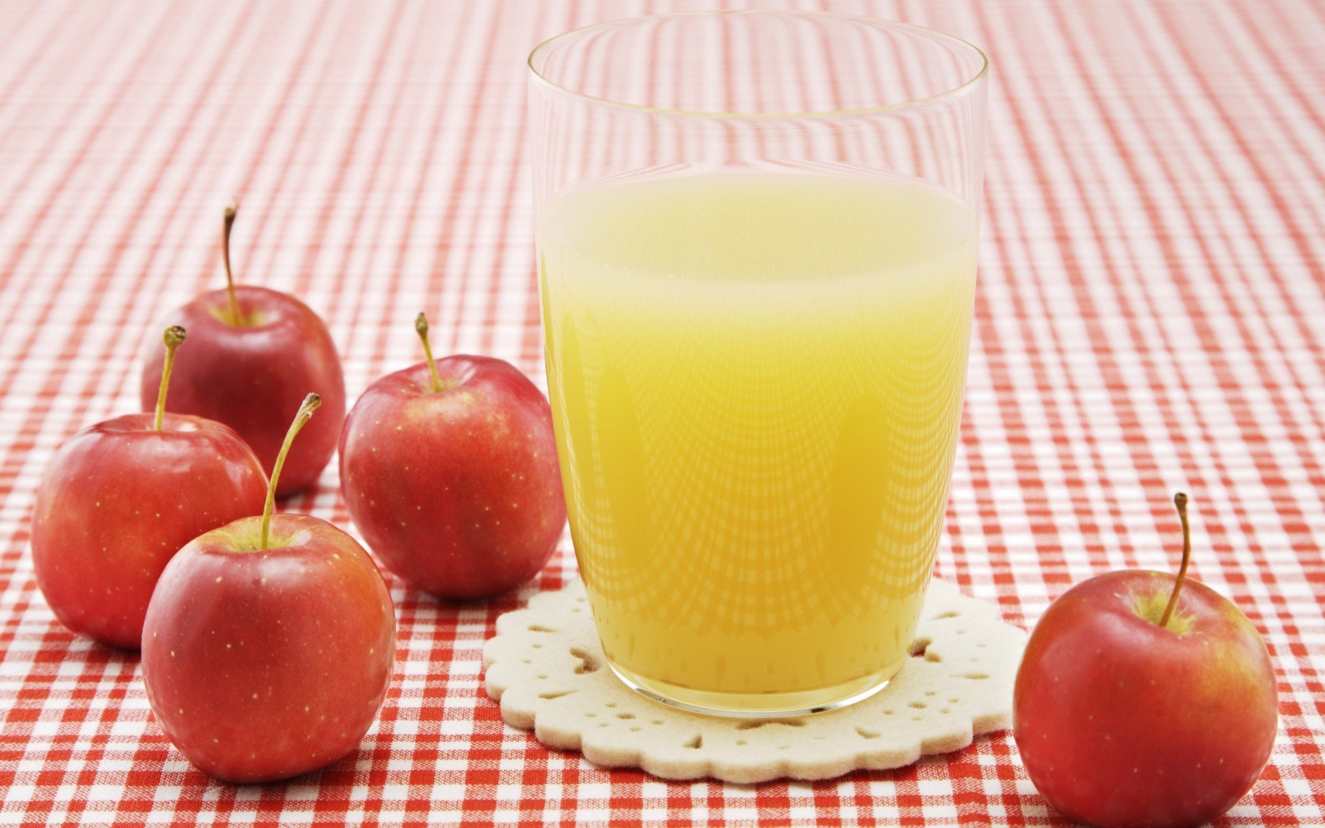 manzana jugo vaso mantel