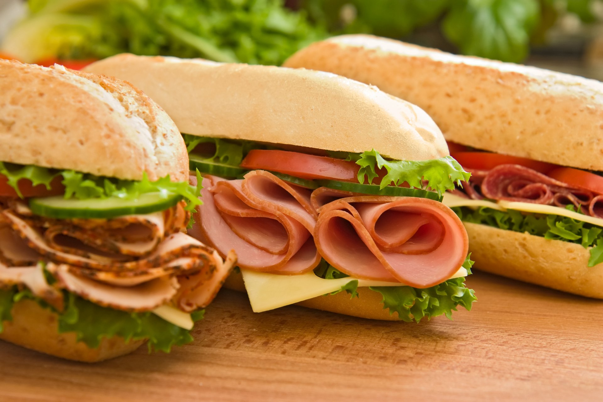 sandwiches sandwiches fast-food fast-food brioche charcuterie jambon légumes fromage tomates concombres