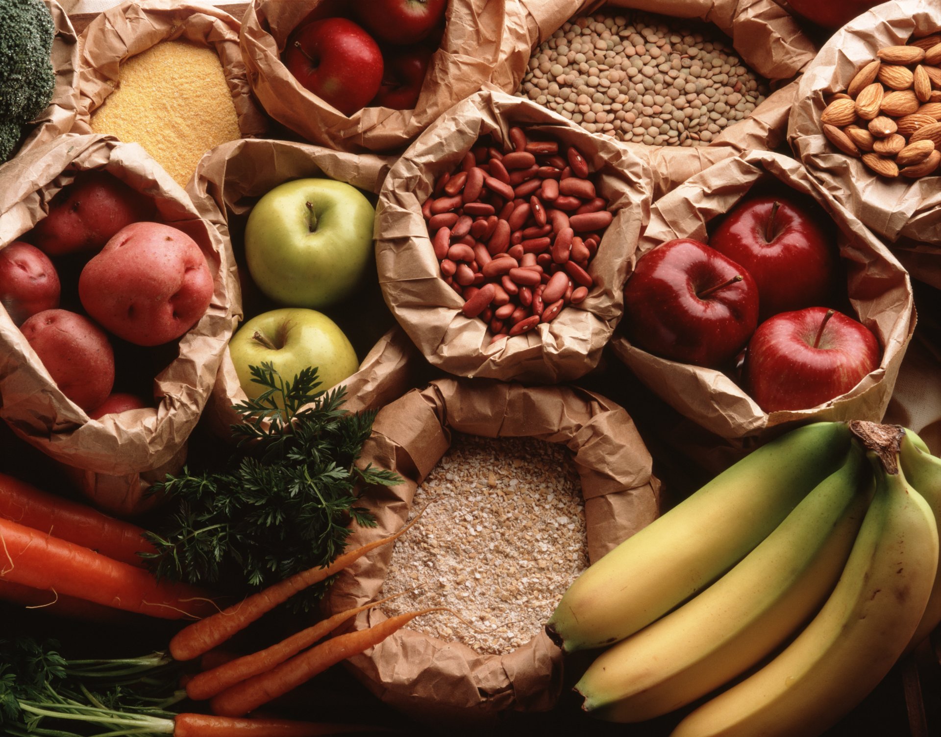 plátanos cereales zanahorias patatas manzanas guisantes