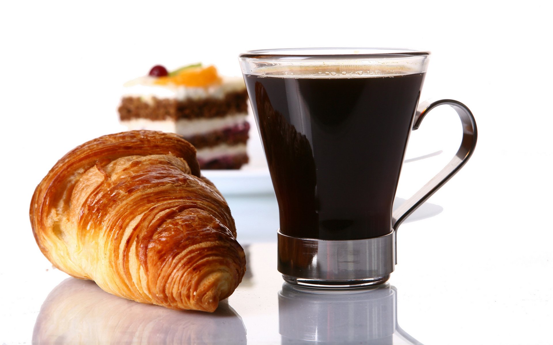 kaffee croissant kuchen