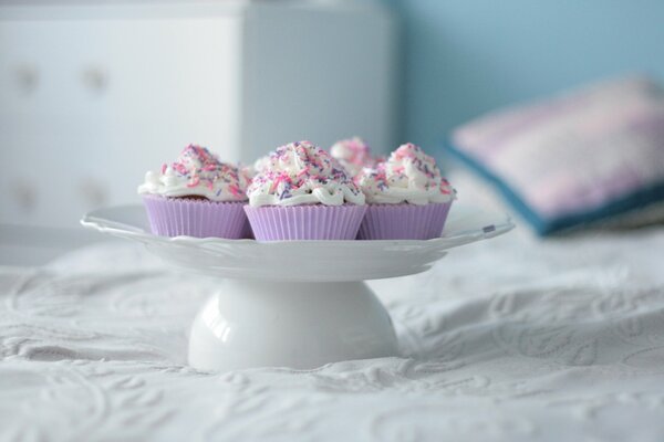 Cakes with powder on the bed