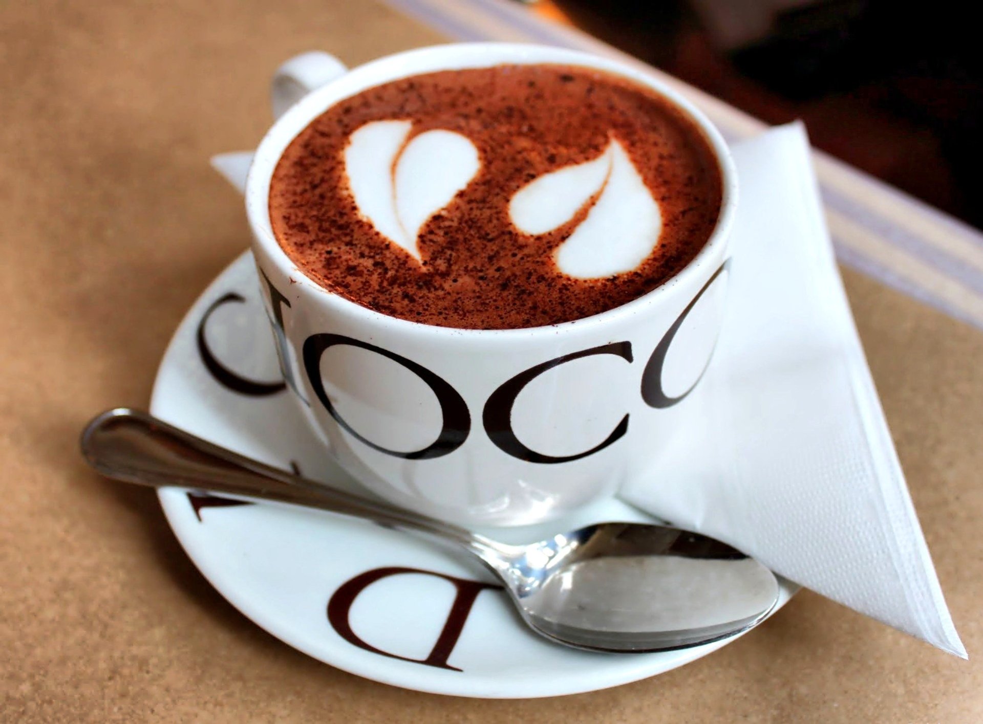 artísticamente decorado café