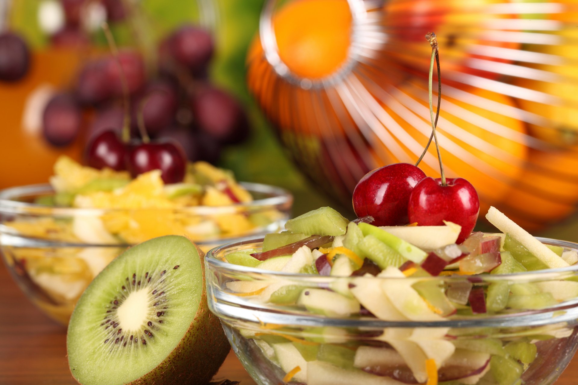fruta ensalada cerezas kiwi