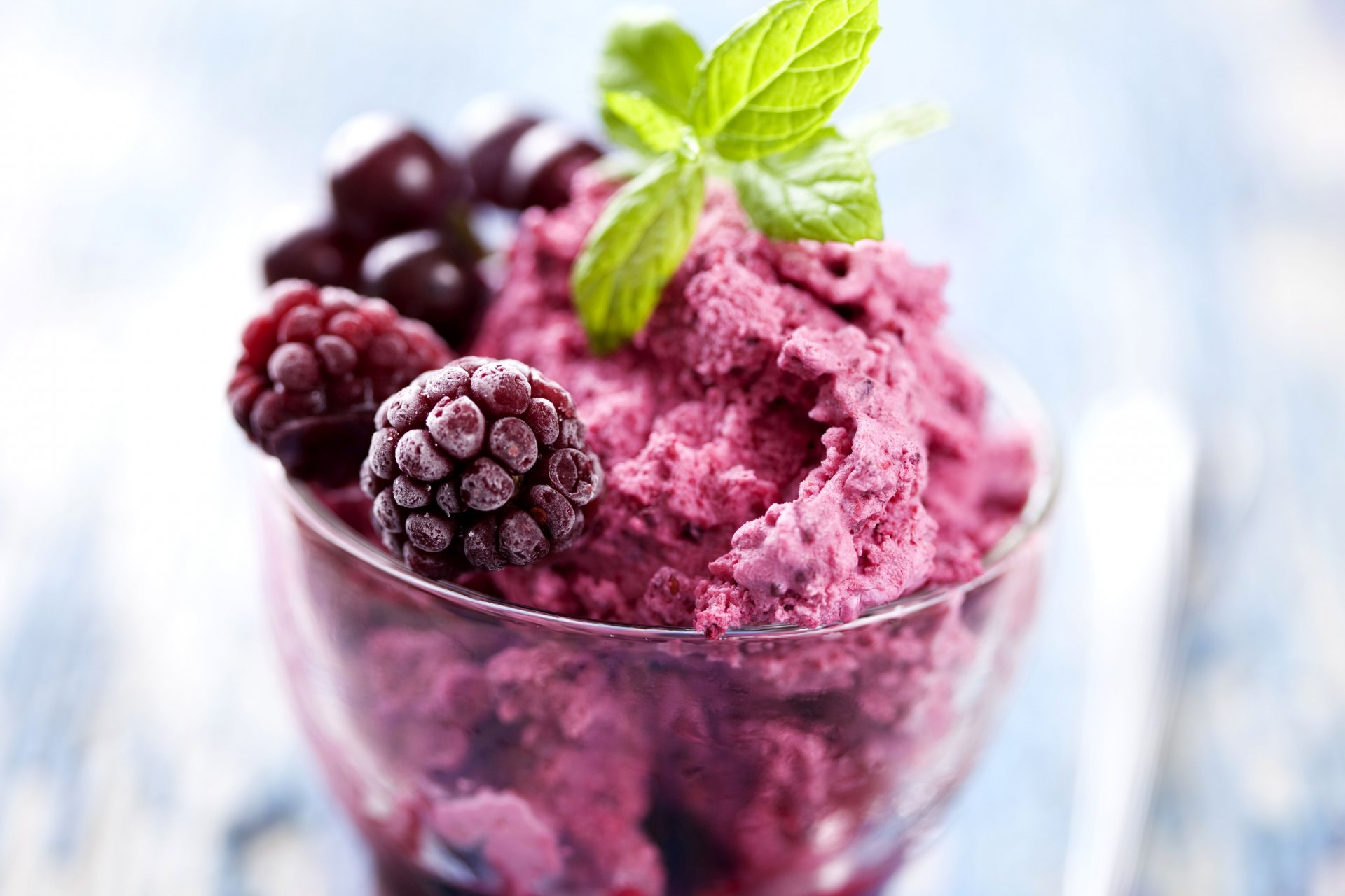 tutti-frutti maliny mięta lody makro