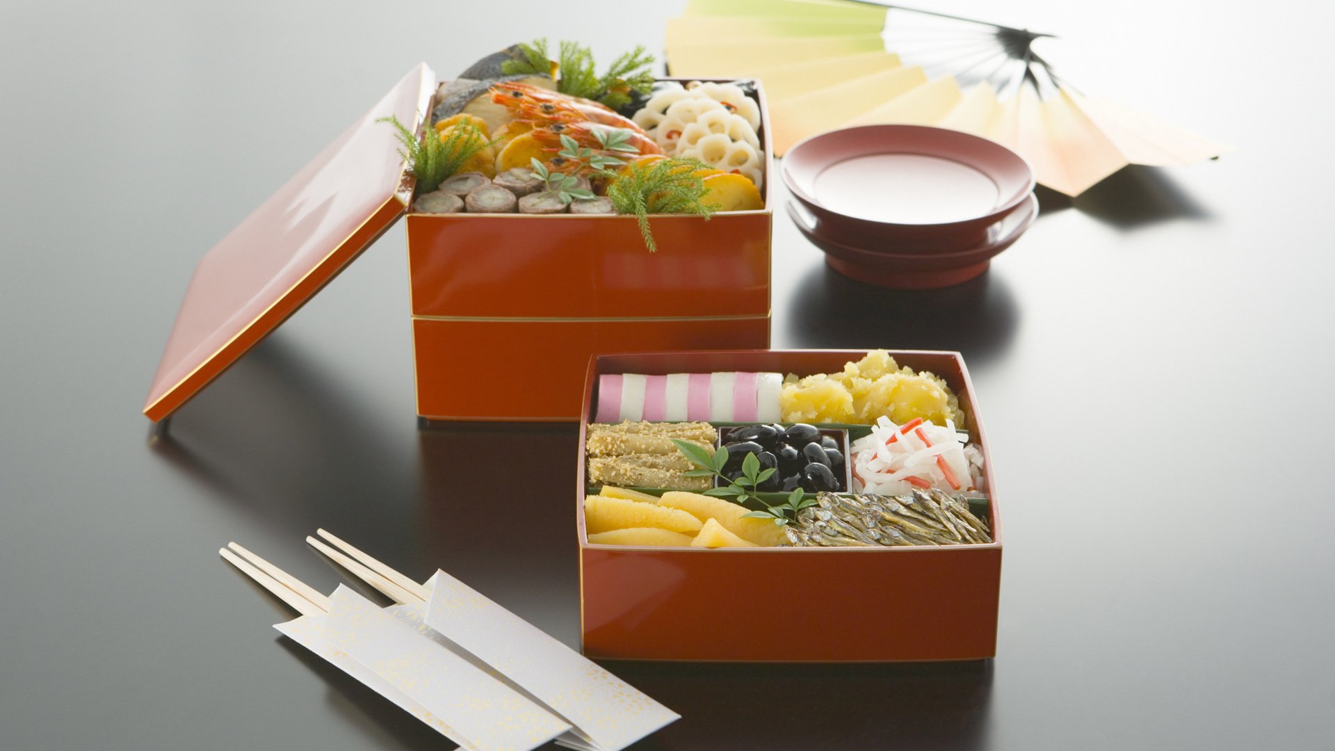 food vegetables fish seafood olives box green saucer cup