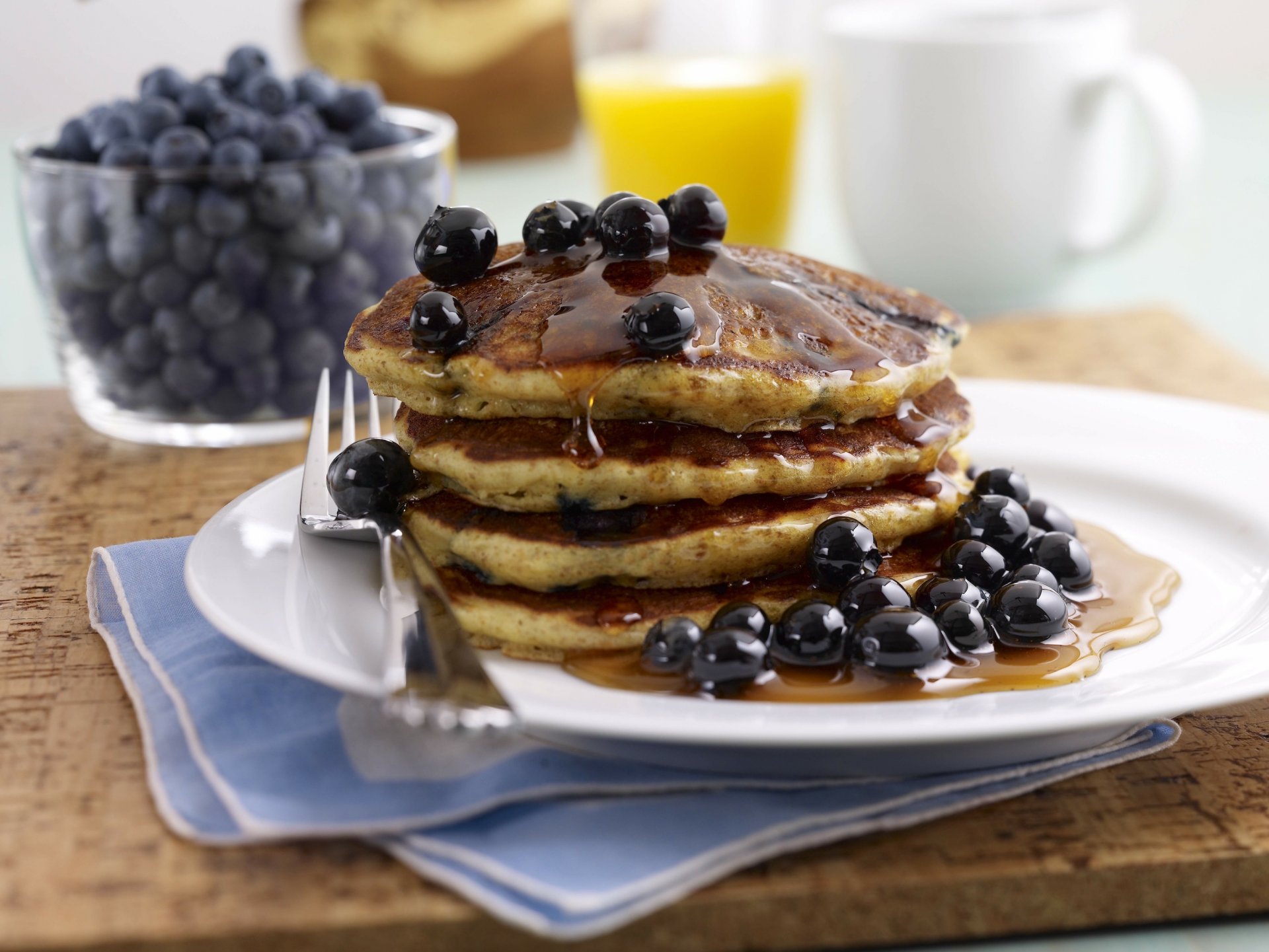 pfannkuchen pfannkuchen pfannkuchen honig blaubeeren beeren