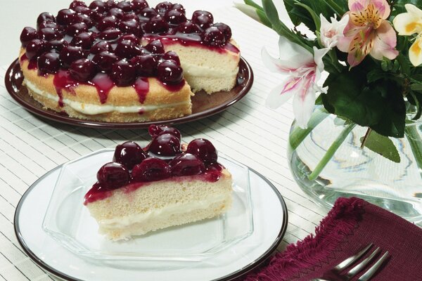 Süßer Beerenkuchen zum Nachtisch