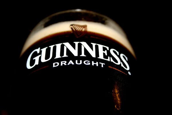 Bottiglia di birra scura Guinness