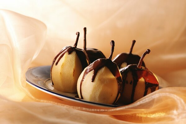 Photo de dessert de poires au chocolat
