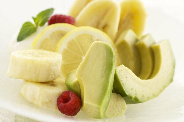 Dessert of sliced pieces of fruit