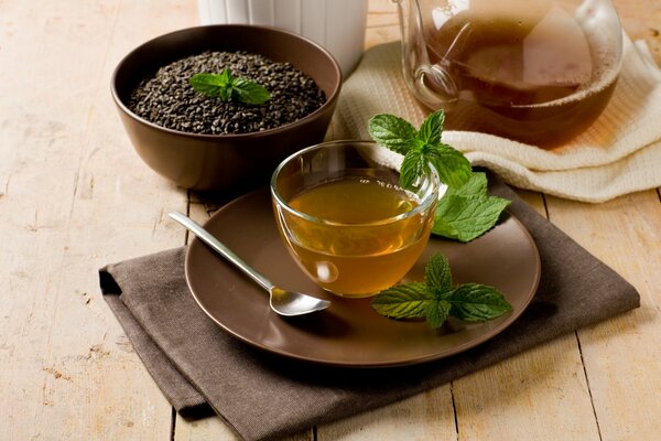 Juego de taza y Tetera para fiesta de té