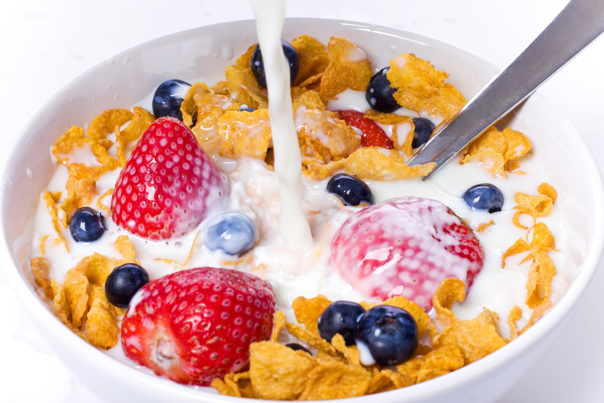 trawberry food berries milk white background