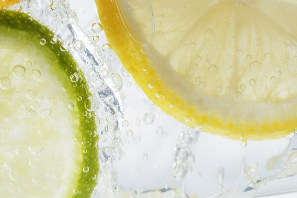 Lime and lemon bathe in soda