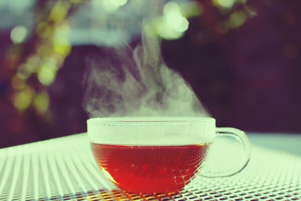 Tazza di tè caldo profumato