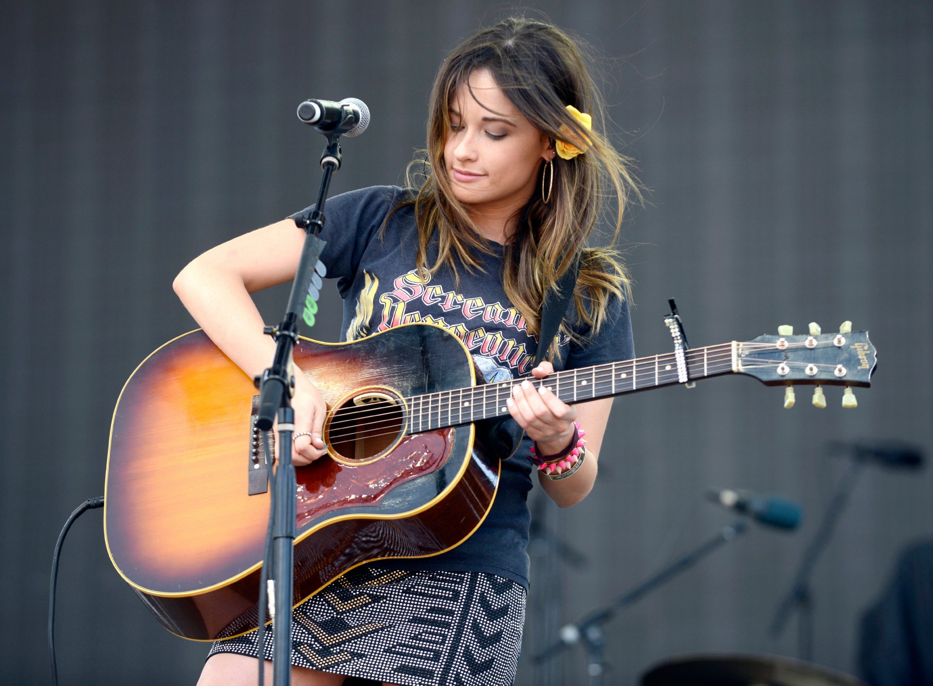 kacey musgraves casey masgreyvs is an american country music singer vocals guitars live statement