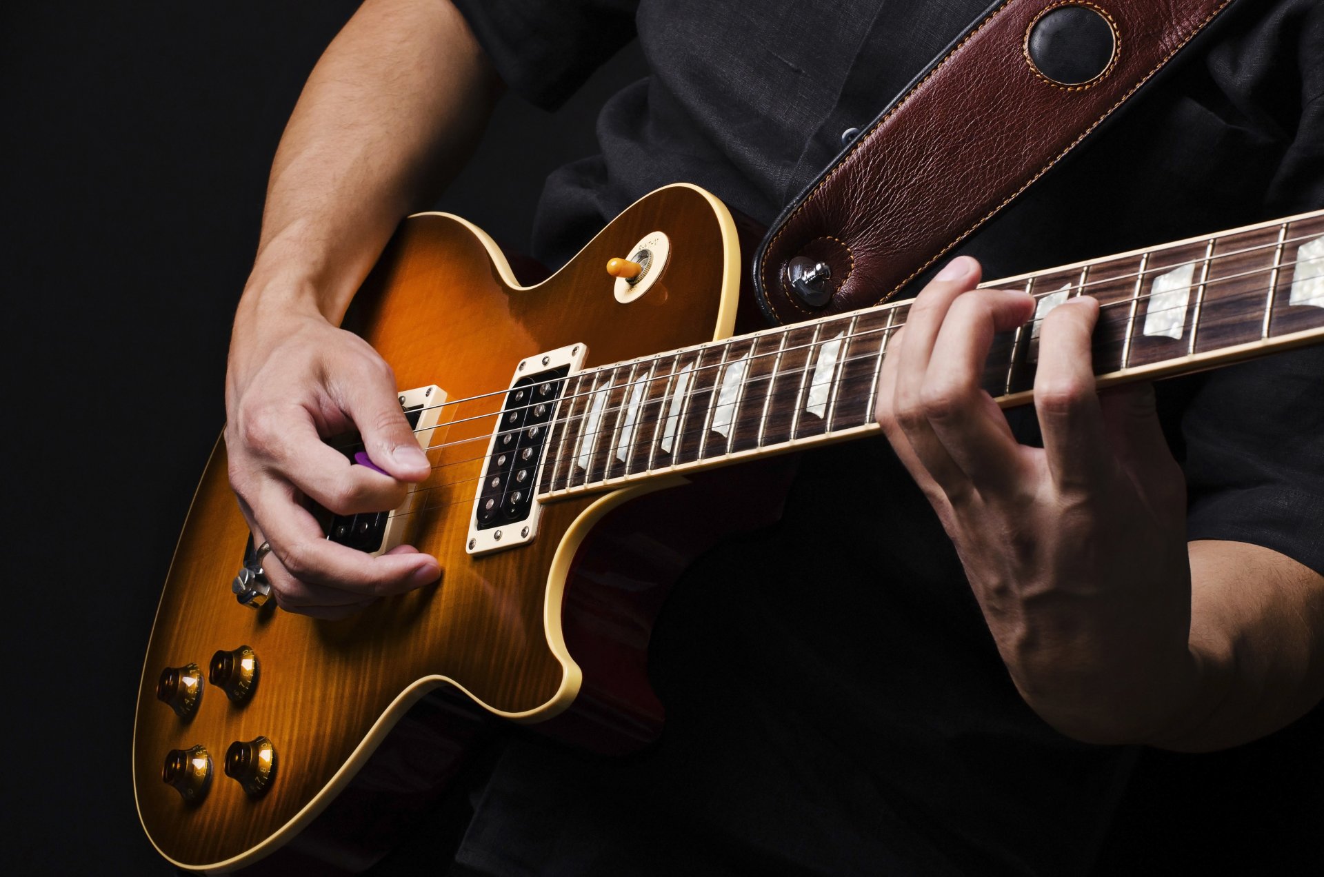 musical instrumento guitarra eléctrica guitarra eléctrica diapasón cuerdas seis cuerdas trastes púa músico jugando música fondo de pantalla