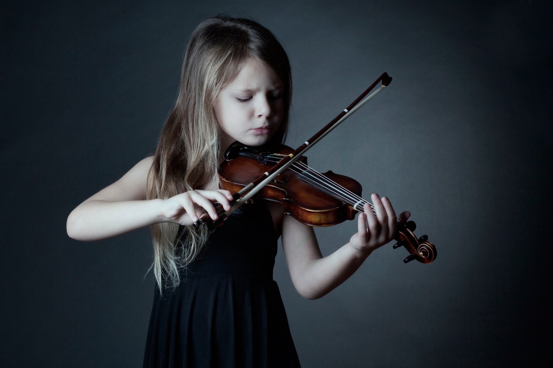 ragazza violino gioco