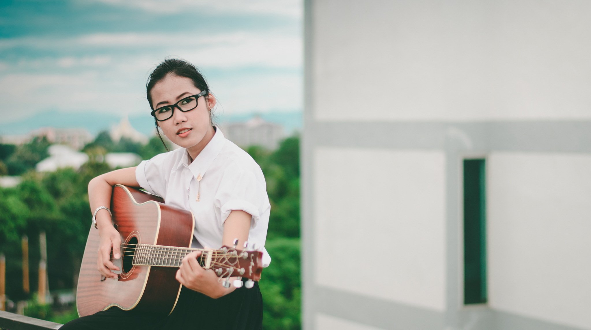 ragazza chitarra musica