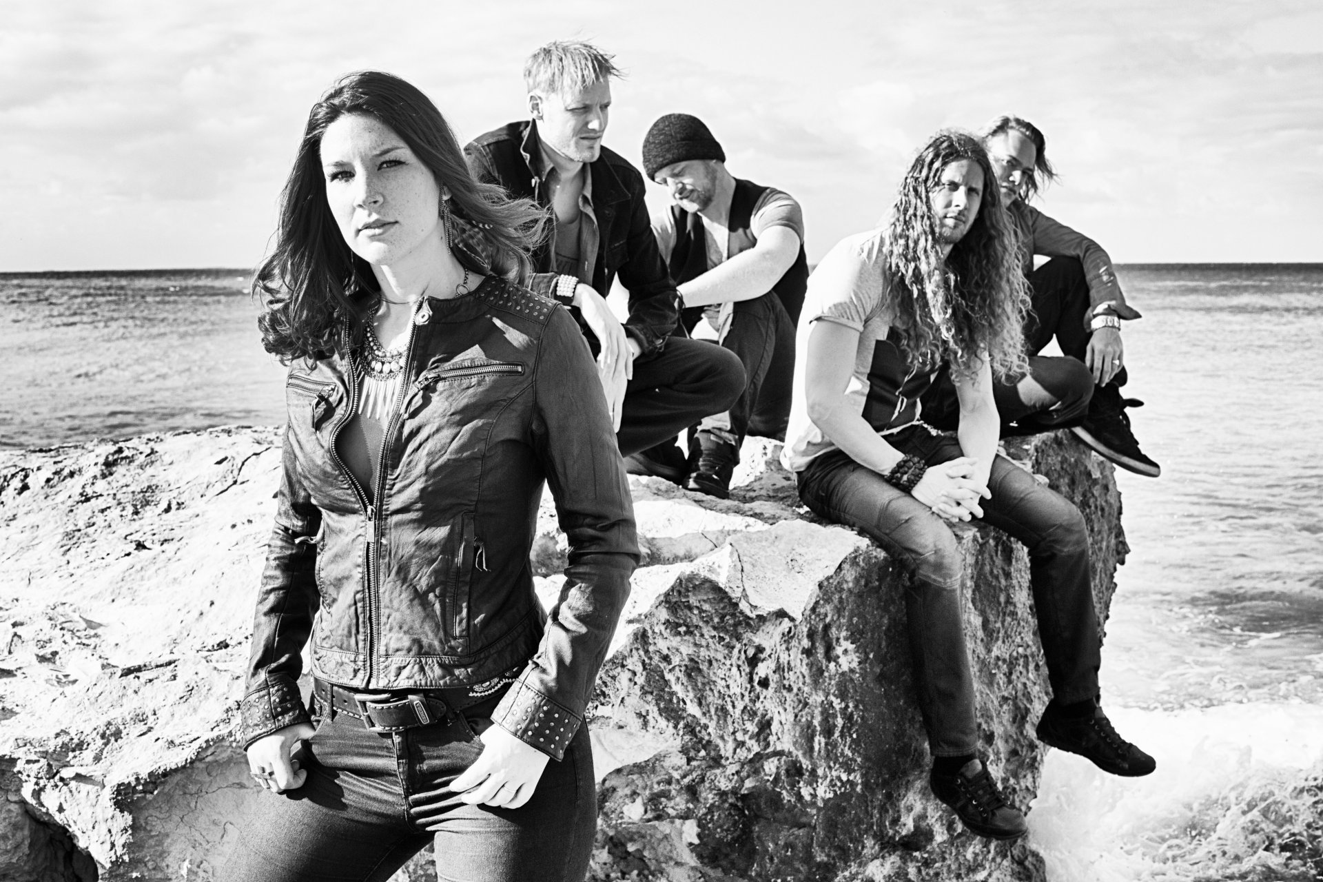 delain grupo pelirroja charlotte wessels bb chaqueta piedra sentarse