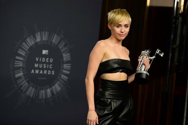 Miley Cyrus est une chanteuse et actrice américaine