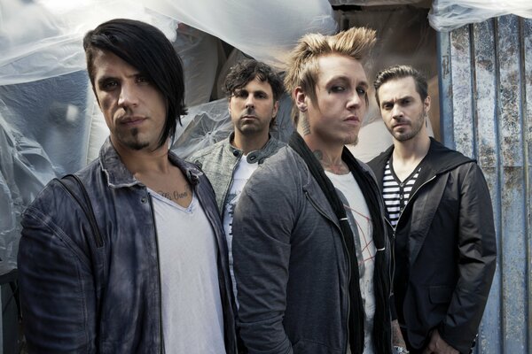 Members of alternative rock papa roach