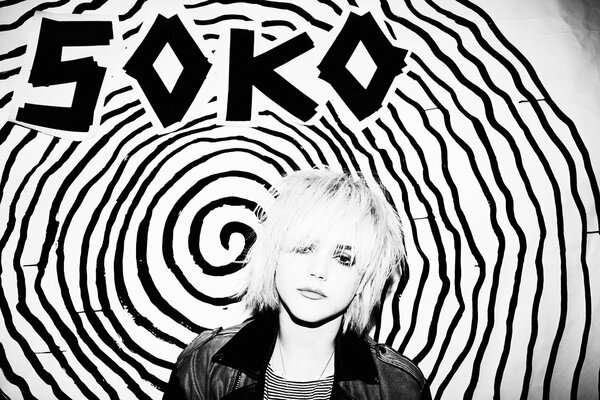 Soko cantante foto en el álbum