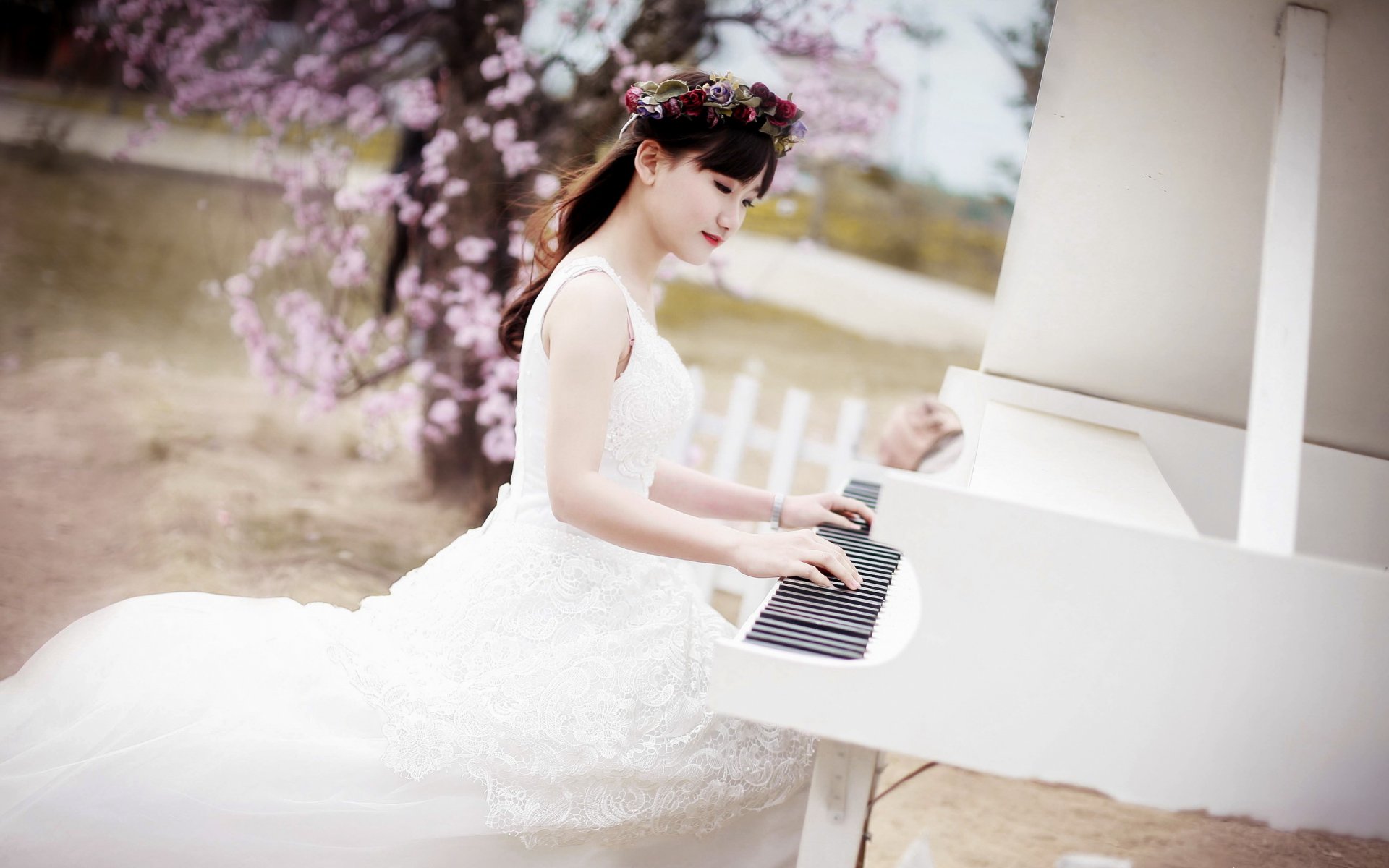 girl asian piano music