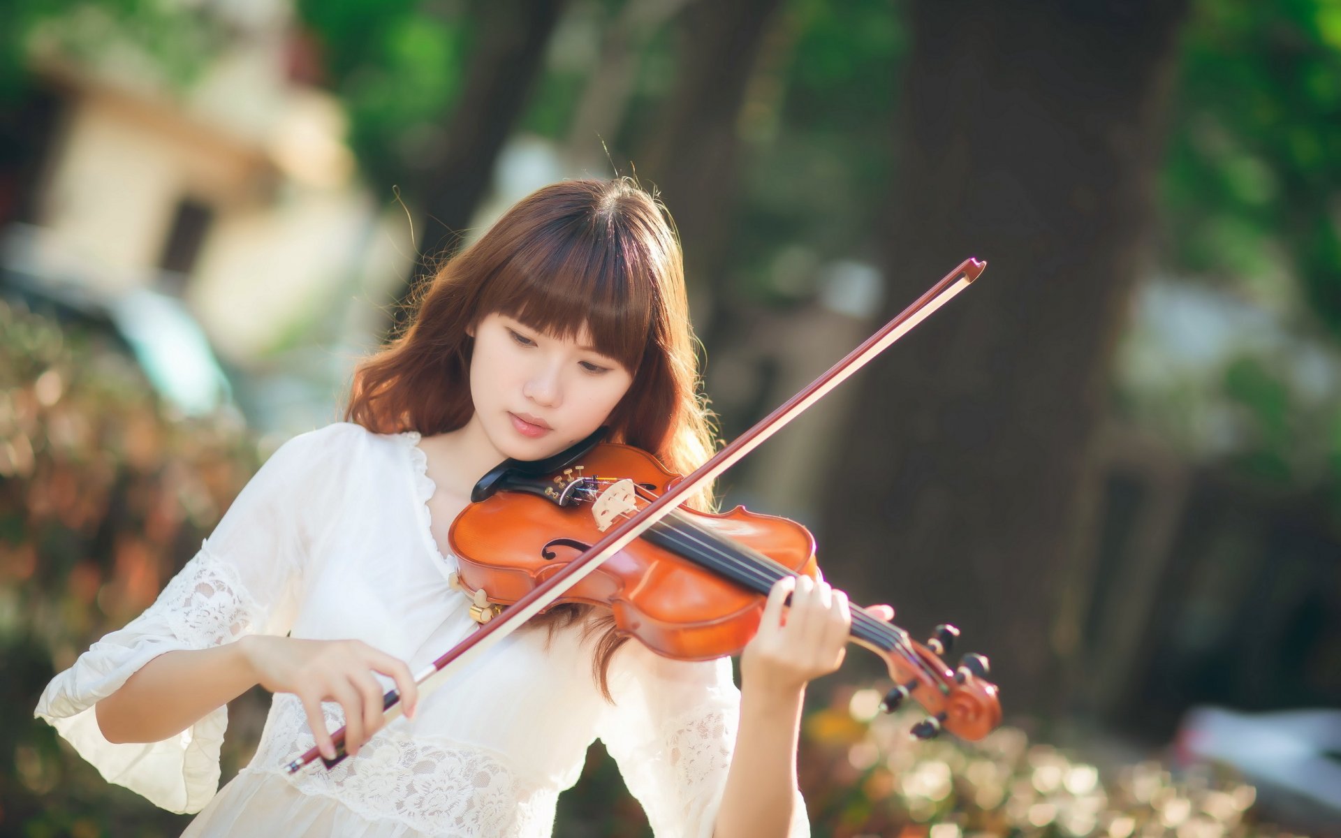 chica asiático violín música