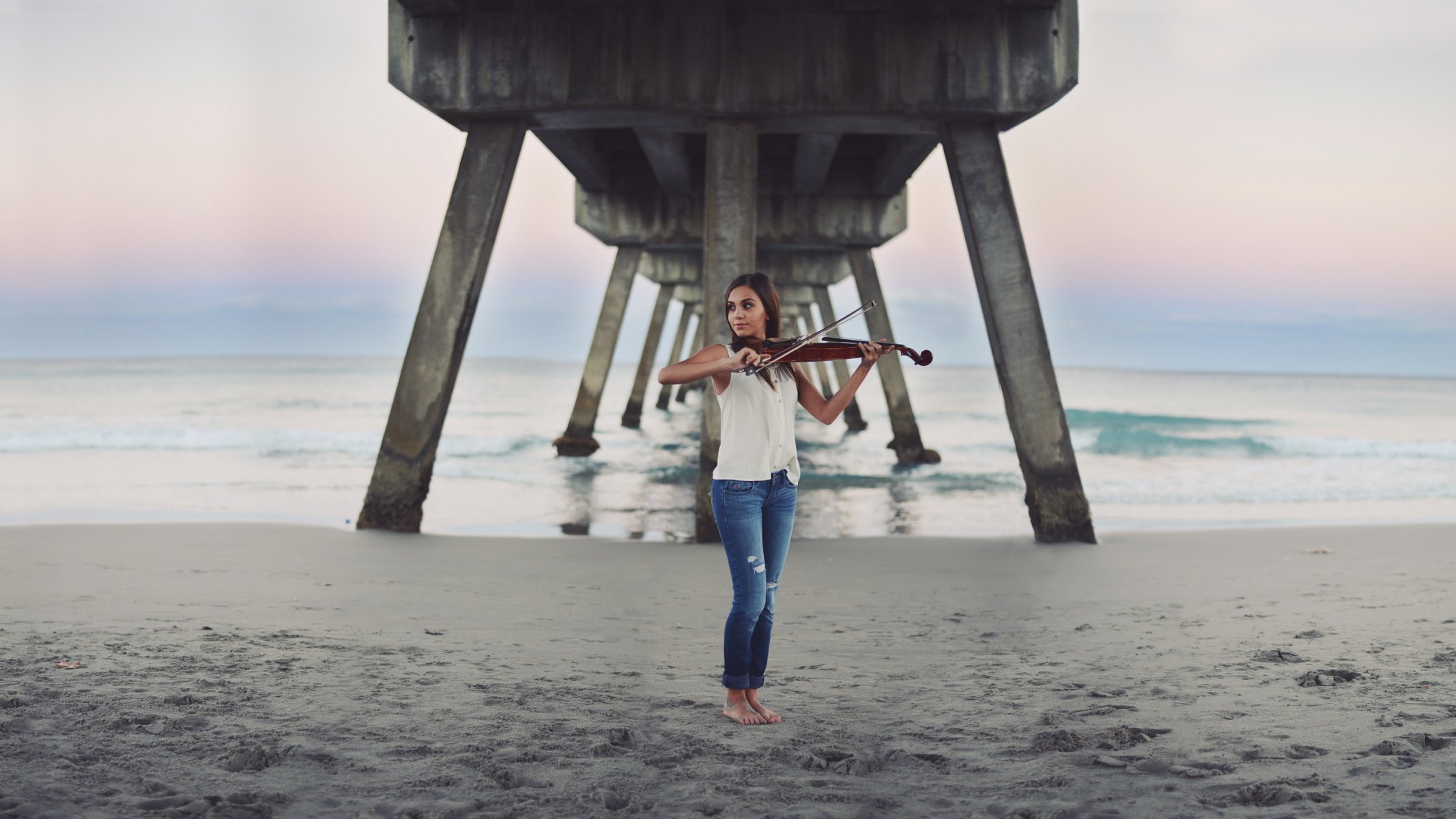 mädchen violine musik meer brücke