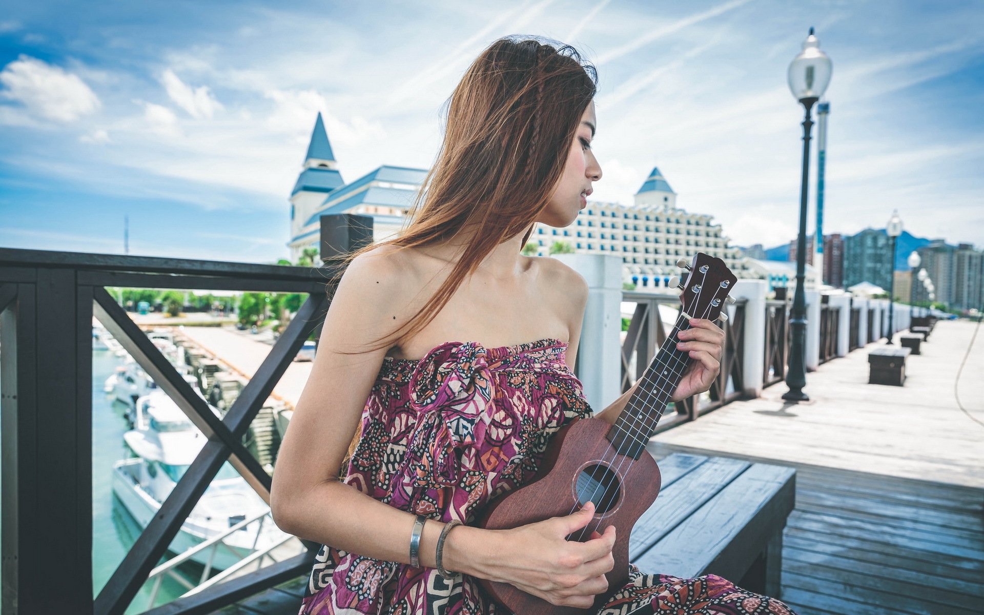 fille asiatique guitare musique