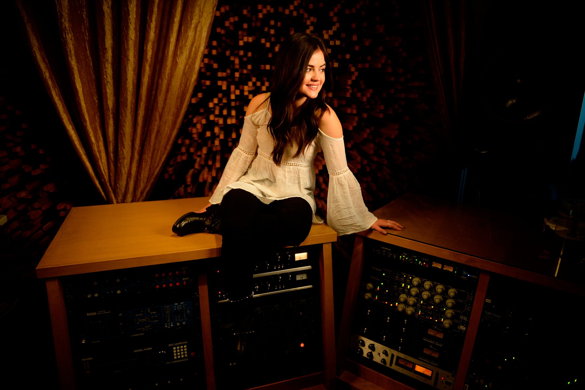 lucy hale actrice chanteuse usa today studio