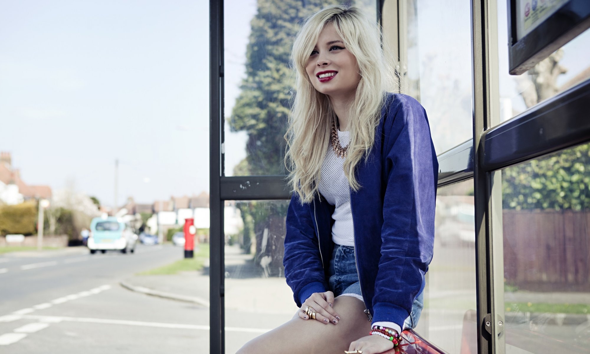 nina nesbitt akustyczny pop rock autor wykonawca wokal gitara gitara akustyczna instrumenty klawiszowe fortepian flet tamburyn szkocka piosenkarka