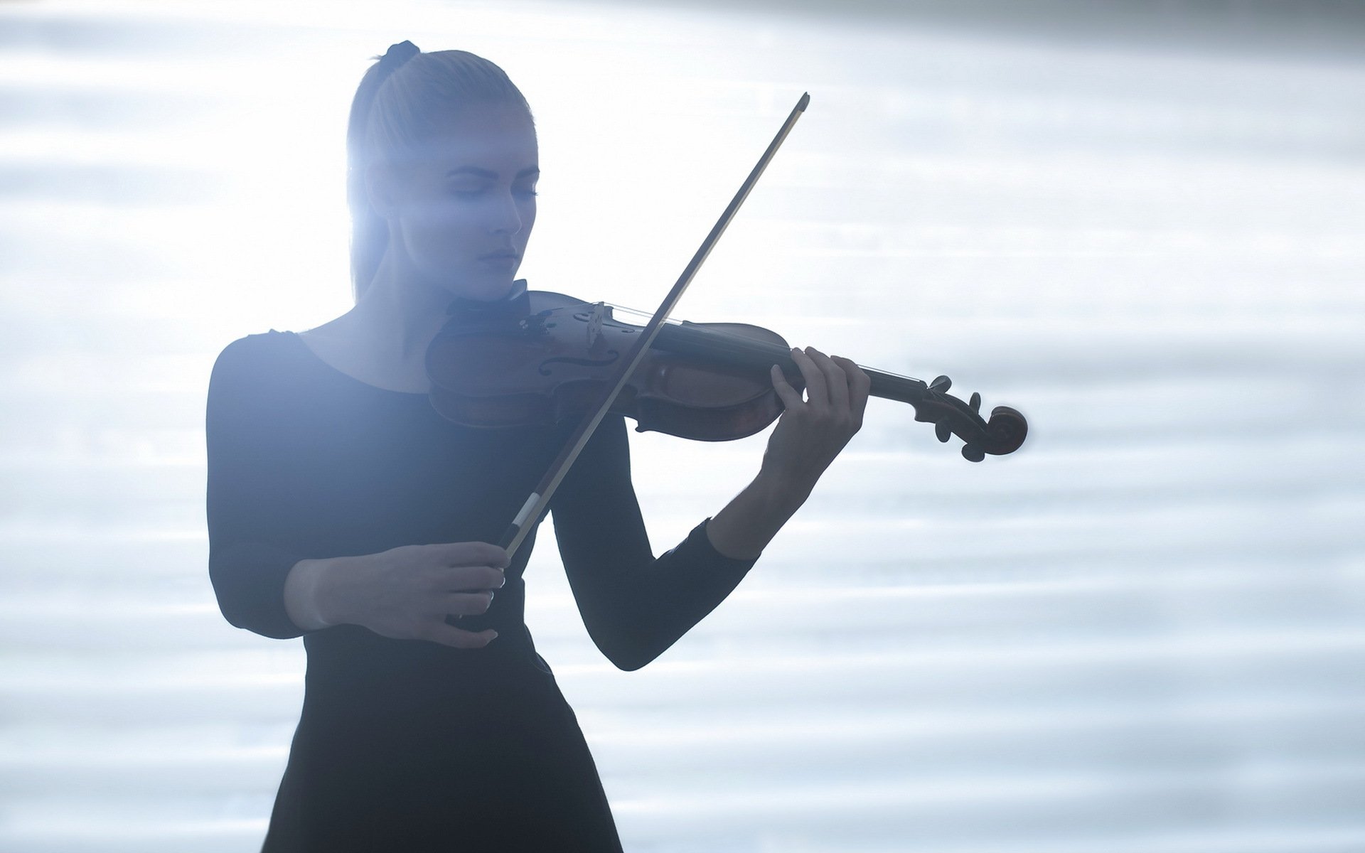 chica violín música luz