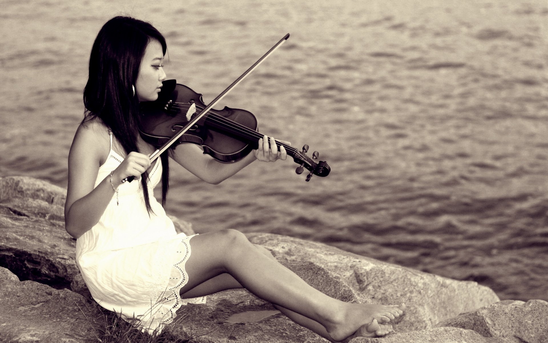 ragazza asiatica violino musica