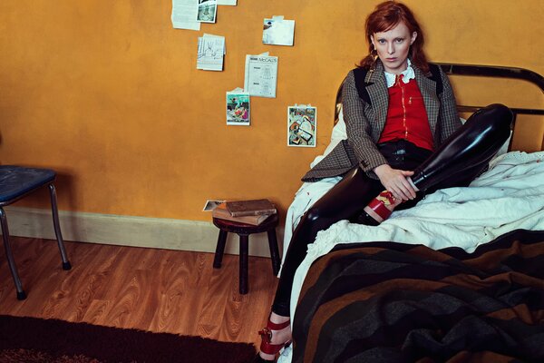 Karen Elson na retro sesji zdjęciowej