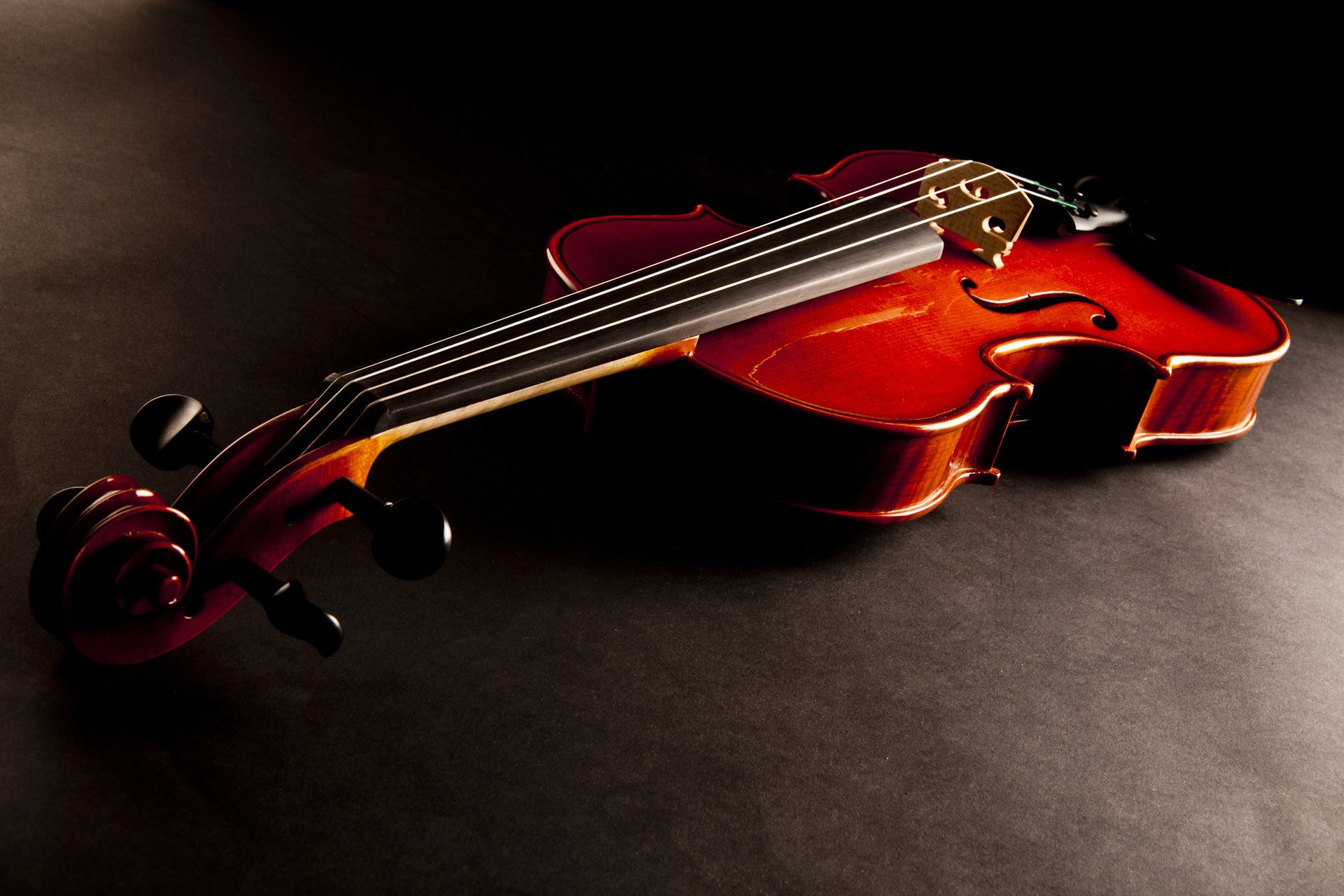 violín instrumento musical cuerdas fondo oscuro